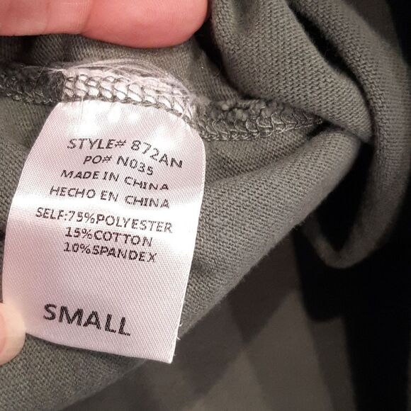 Aemi+Co Olive Green Blouse - Picture 9 of 9